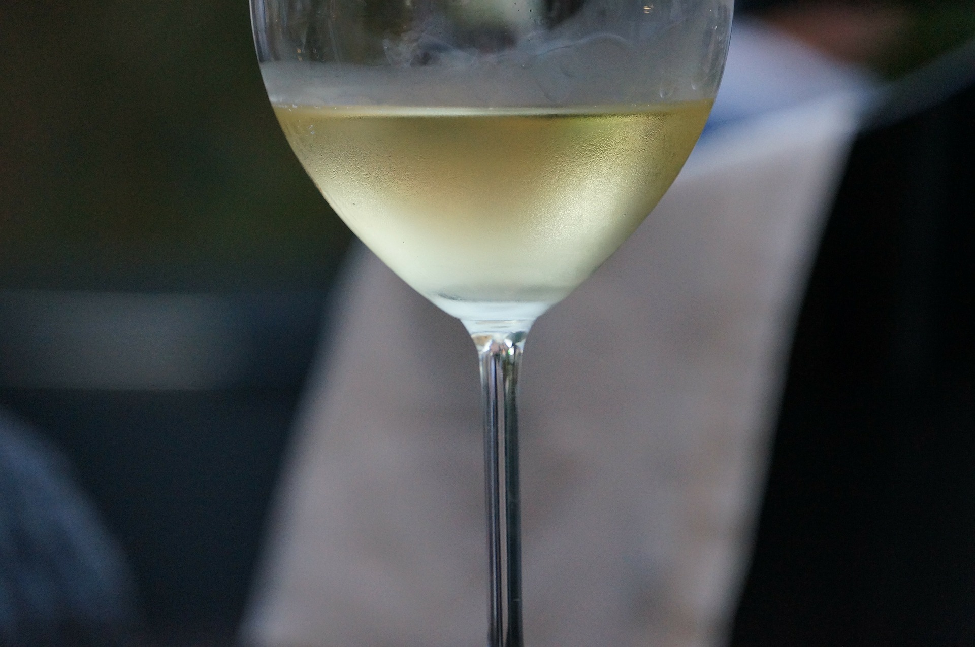 Ein Glas Weisswein